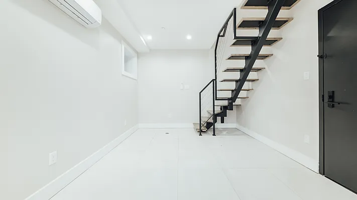 Rented by Nooklyn NYC LLC | media 11