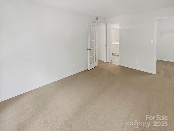 4th image of 6003 Treetop Ct