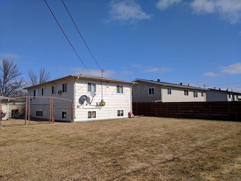 2nd image of 607 2nd Ave W