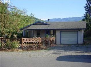 679 E 3rd Ave, Riddle, OR 97469