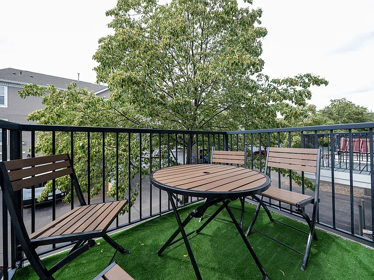 710 Village Pkwy — Photo 26