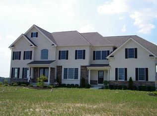 1 Weathersfield Dr, Hamilton, NJ 08620