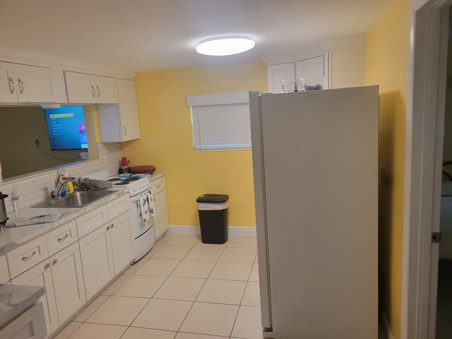2 bed, 1.5 bath, 975 sqft, $2,400 — Photo 4