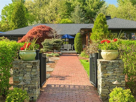 4th image of 77 Janice Rd