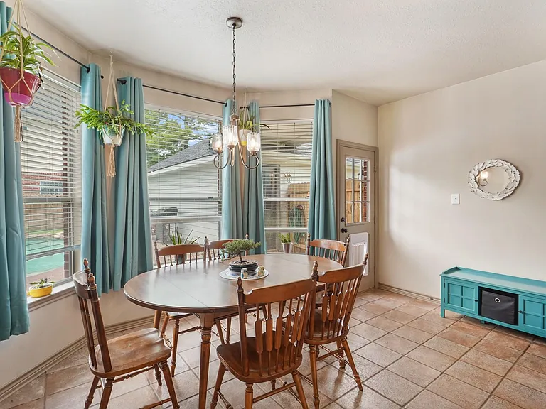 2911 Mossy Log Ct — Photo 9