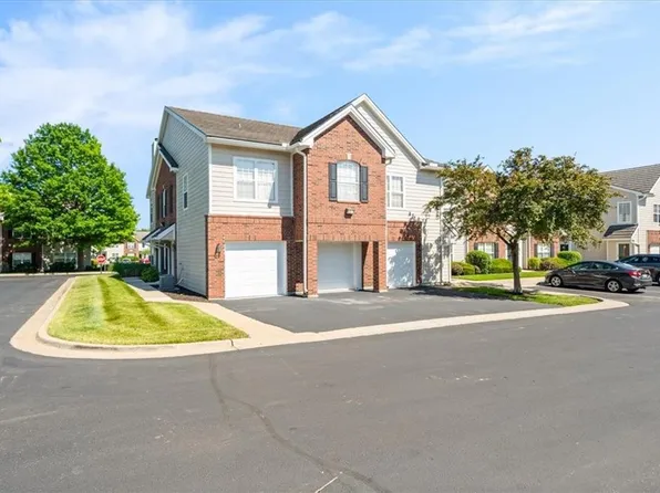 11612 Tomahawk Creek Pkwy APT B, Leawood, KS 66211