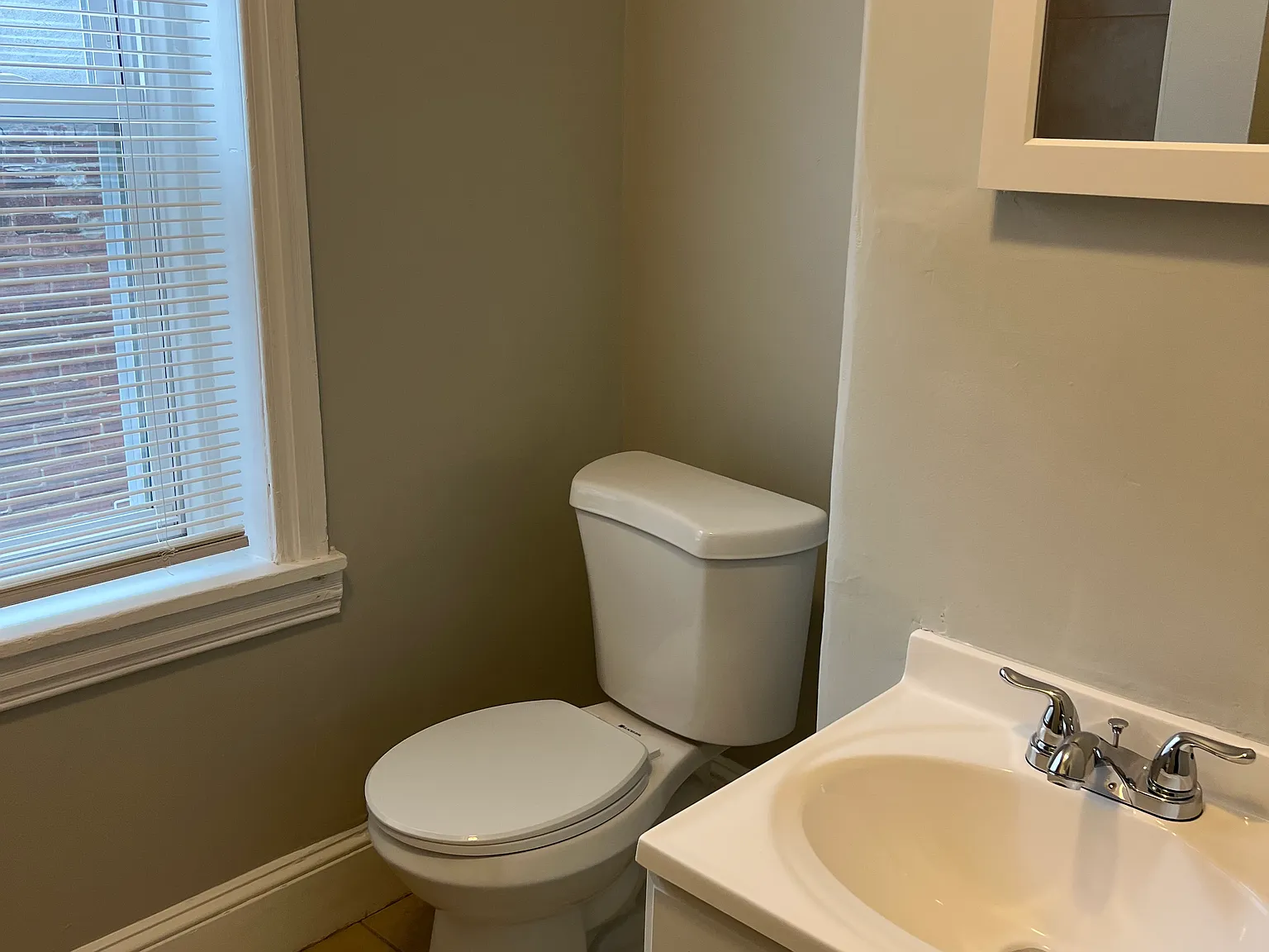 2 bed, 1100 sqft, $1,295 — Photo 3
