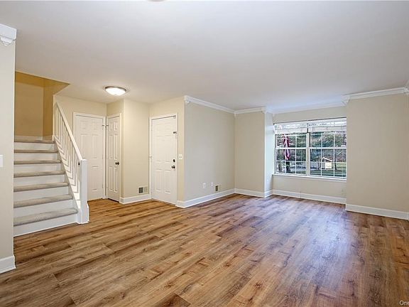 3rd image of 24 Clara Ct