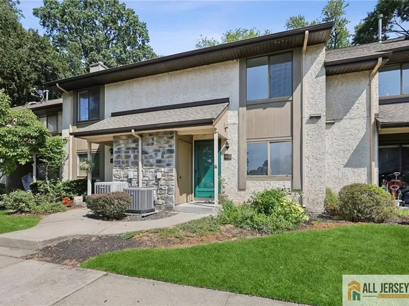 182 Hampshire Dr, Plainsboro, NJ 08536