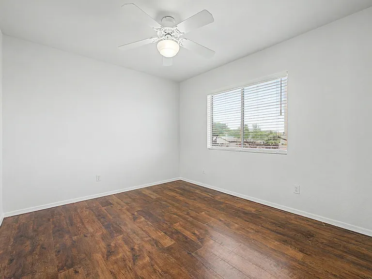 1295 S Honeysuckle Ln — Photo 31