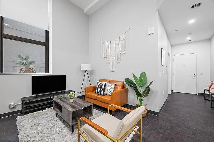 800 Penn — Photo 29