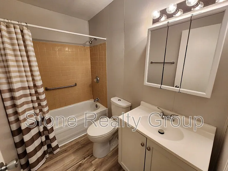 2262 3rd Ave — Photo 8