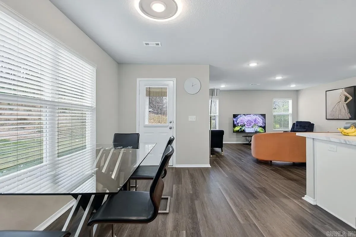 3 bed, 1470 sqft, $1,850 — Photo 4