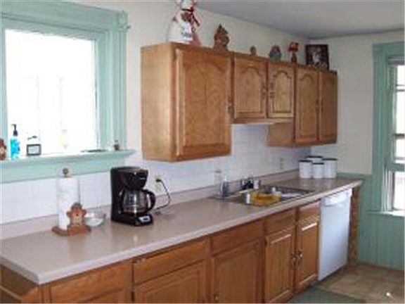 2nd image of 727 8th Street E