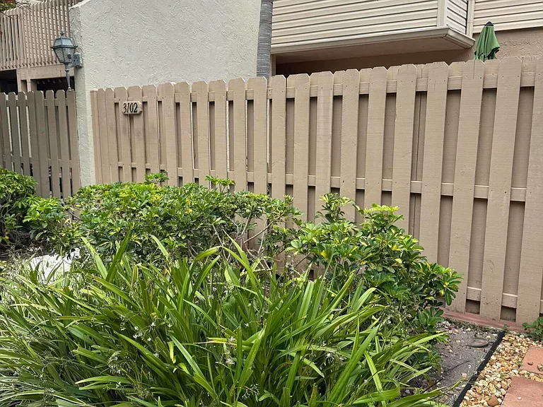 612 Executive Center Dr #102 — Photo 2