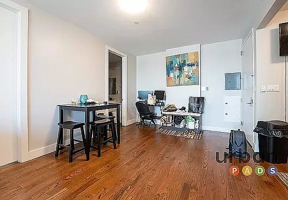 3rd image of 381 De Witt Ave #301