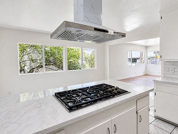2nd image of 716 Glenway Dr APT 1