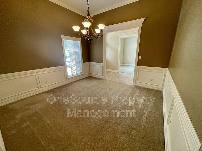 979 Watersview Dr — Photo 6