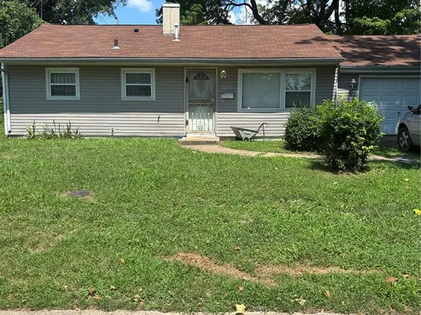 7013 Edna St, East Saint Louis, IL 62203