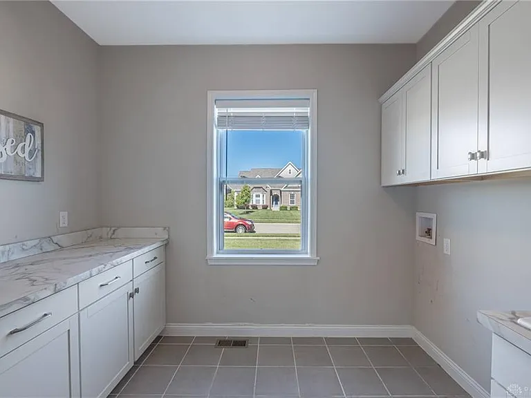 9501 Flatrock Dr — Photo 43