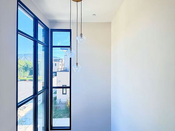 3rd image of 511 N Santa Anita Ave #A