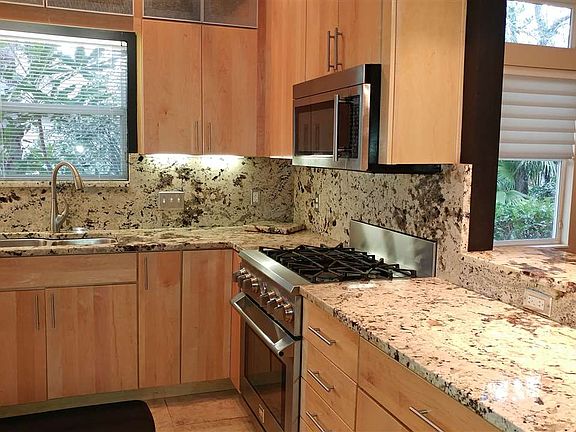 3rd image of 208 Sea Woods Dr N