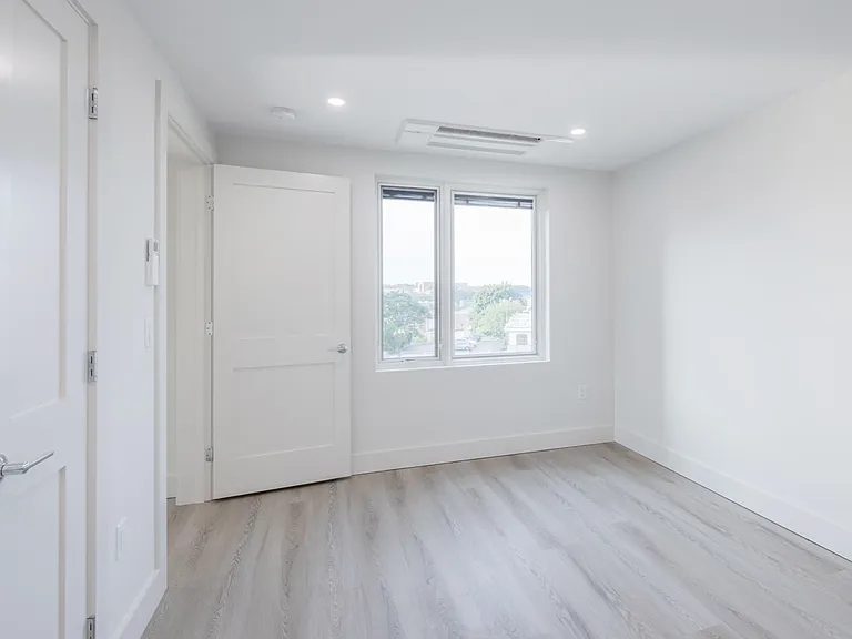 21 Knight St #106 — Photo 3