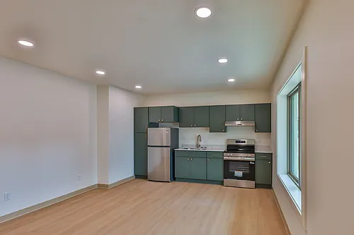 551 Elm St #17 Photo 1
