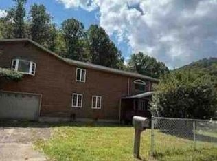 3166 Toler Crk, Harold, KY 41635