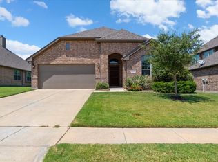 424 Thompson Dr, Van Alstyne, TX 75495