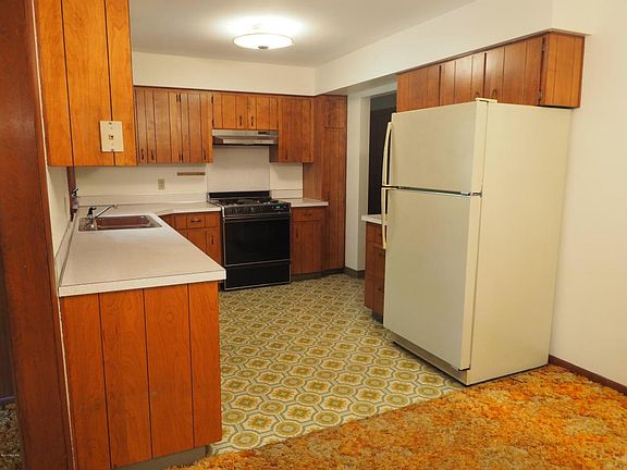4th image of 1261 Brookwood Dr