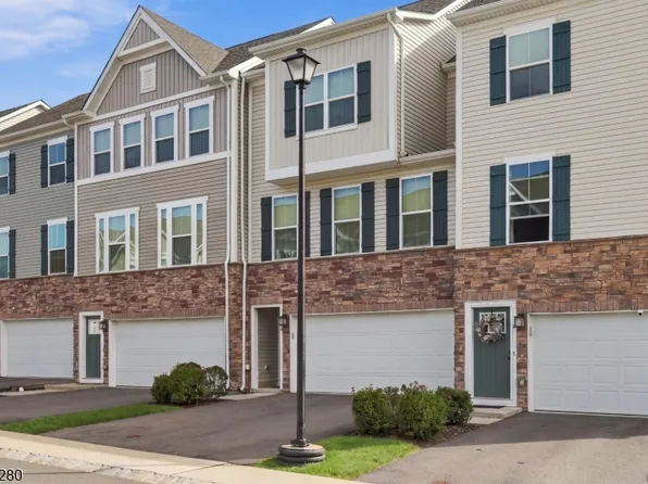 14 Clausen Ct, Mount Olive Twp., NJ 07828