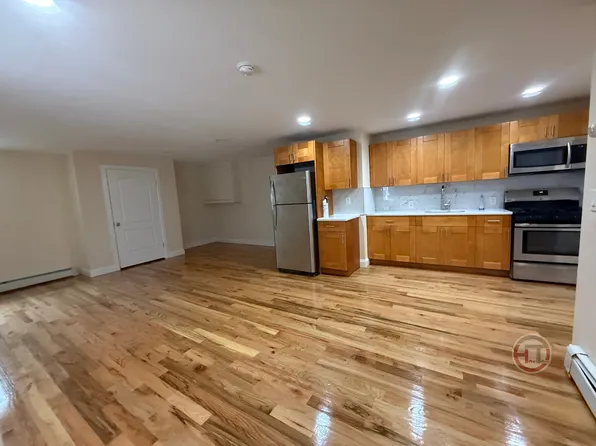 1961 Yates Ave Floor 1, Bronx, NY 10461