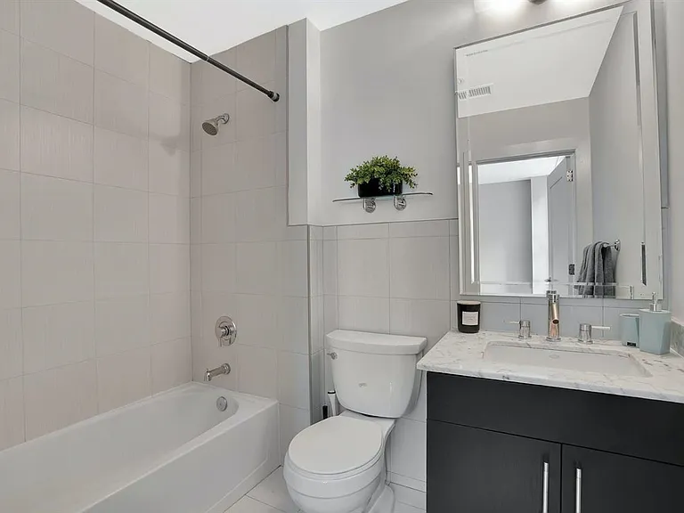 100 Thompson Ln #4D — Photo 22