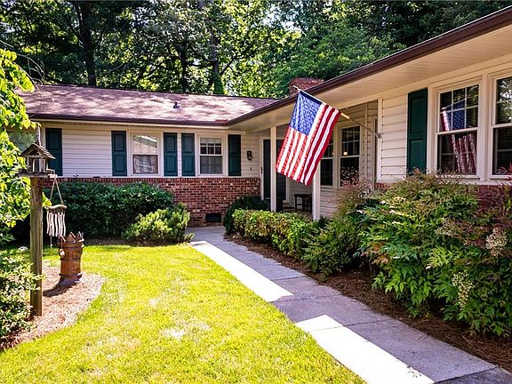 2nd image of 2835 Delaney Dr