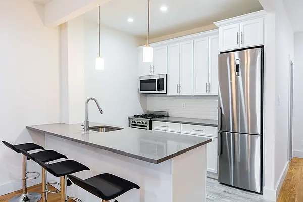 Rented by Uptown Flats LLC | media 33