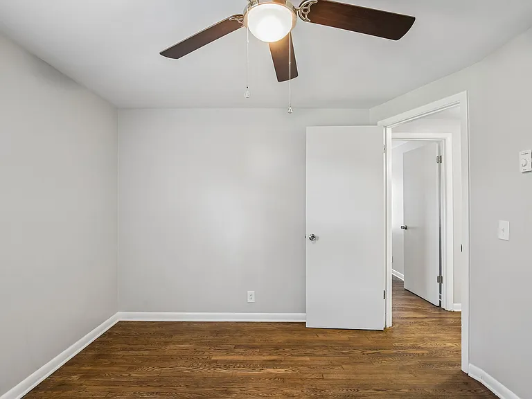 Roberts Park Apartments — Photo 58