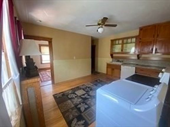 2nd image of 446 Chandler St #2