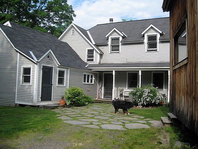 2nd image of 136 E Putney Falls Rd