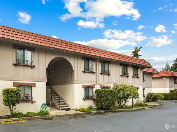 15729 NE 18th Street #C-8, Bellevue, WA 98008