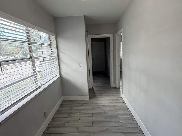 2722 Poinsettia Ave #16 — Photo 7