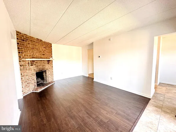 1806 Valley Dr, West Chester, PA 19382