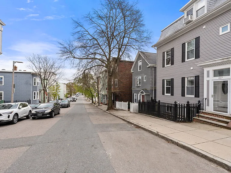 417 E 7th St #1 — Photo 31