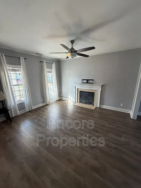 3 bed, 2.5 bath, 1410 sqft, $1,700 — Photo 3
