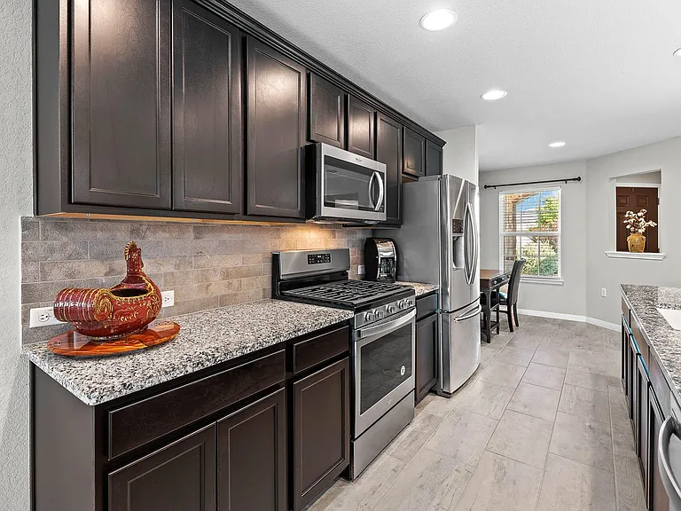 418 Fannin Ct — Photo 12