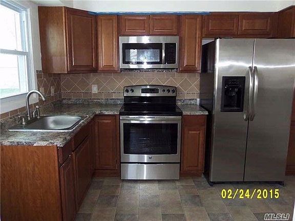 2nd image of 261 Oakview Ave #2