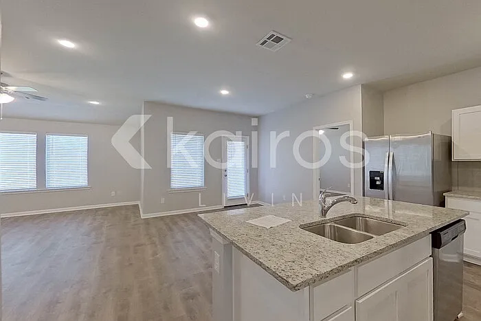 417 Mango Dr — Photo 8