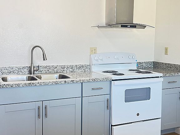 5th image of 4577 Pearl Ave APT 3
