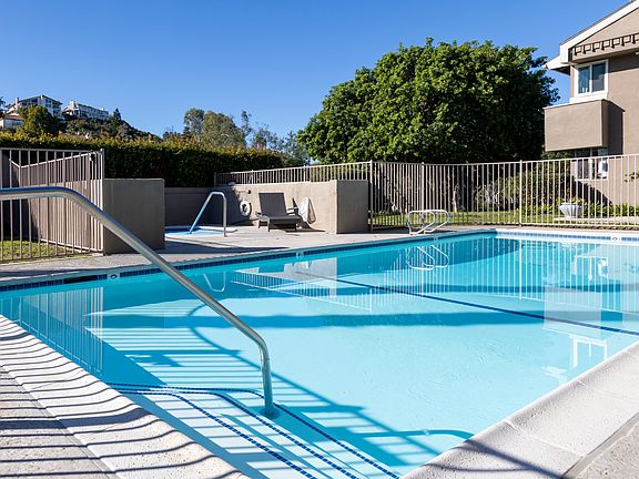 5th image of 2517 Navarra Dr Unit 2E