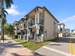 8367 Central Park Blvd, Doral, FL 33166